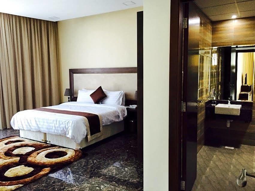 Belle Tower Luxury Apartments Manama Exterior photo