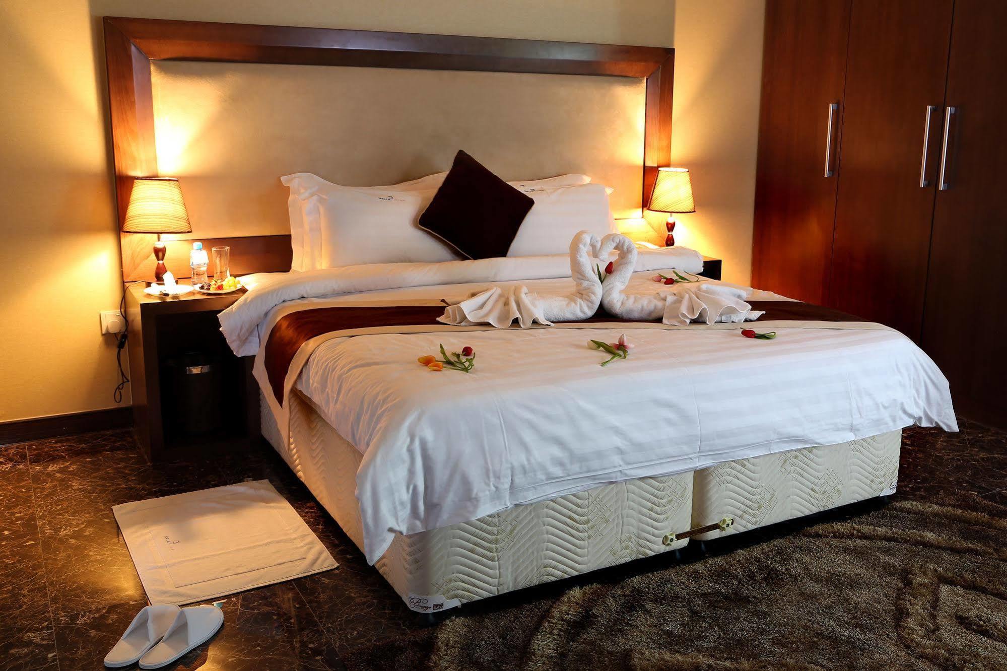 Belle Tower Luxury Apartments Manama Exterior photo